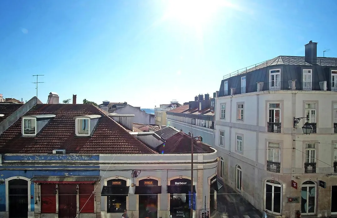Dpj Comfort & Light In Lisbon Downtown! With A Stunning City View!-1